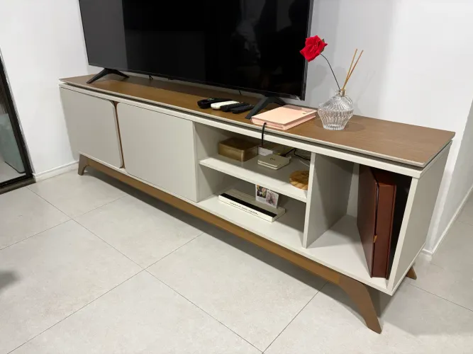 Sofá Retrátil e Rack novos