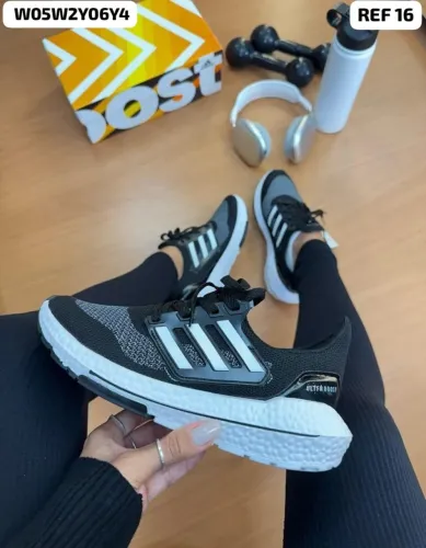 Tênis esportivo Adidas extremamente confortável