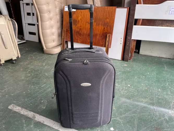 Mala de Viagem Preta Clio 