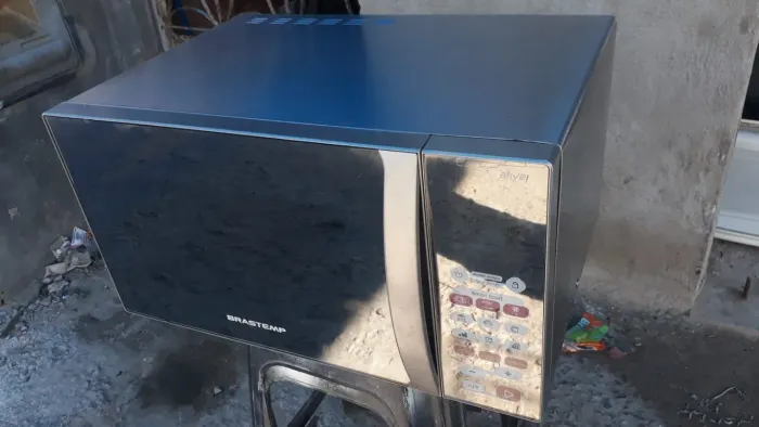 Vendo esse Microondas funcionando perfeitamente 