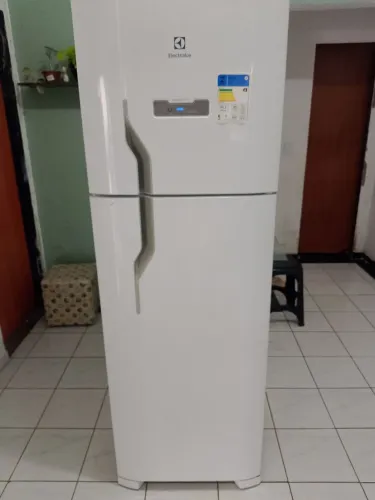Vendo geladeira Electrolux DFN41 371litrosfrost free