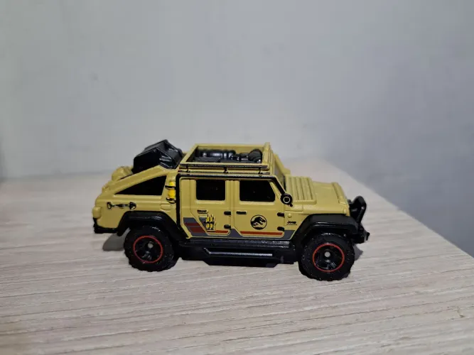 Matchbox '19 Jeep Gladiator - Jurassic World Dominion