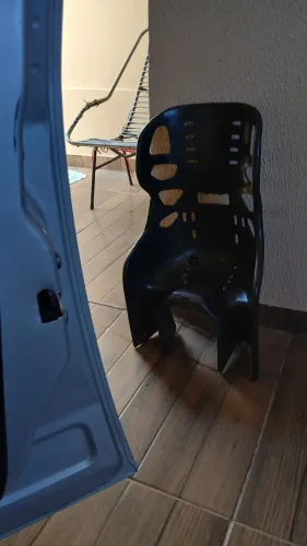 Vendo uma cadeira para criança 