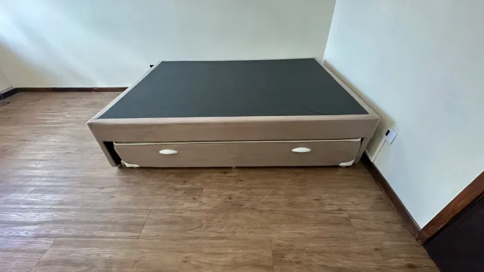 Box casal com cama retrátil