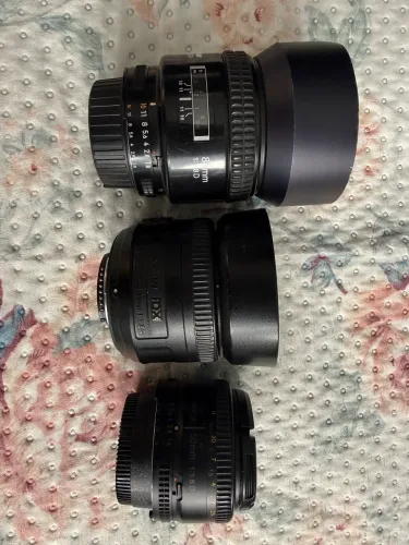 Vendo lentes Nikon 85 mm1:1.8; 50 mm 1:1.8 e 35mm 1:1.8