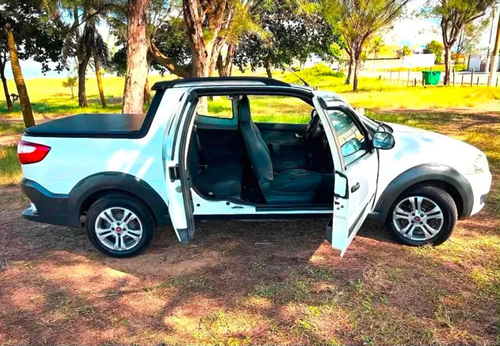 Fiat Strada Trekking 1.6 16V Flex CD 2014