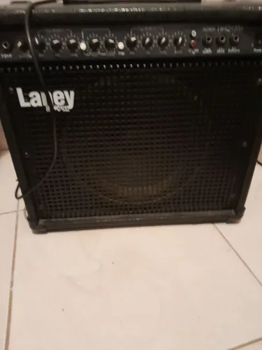 Amplificador laney falante de 12