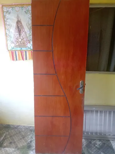 Porta usada com castilho em perfeito estado 