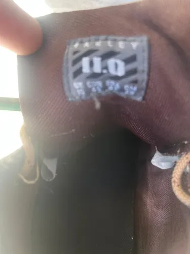 Tênis Oakley tamanho 42