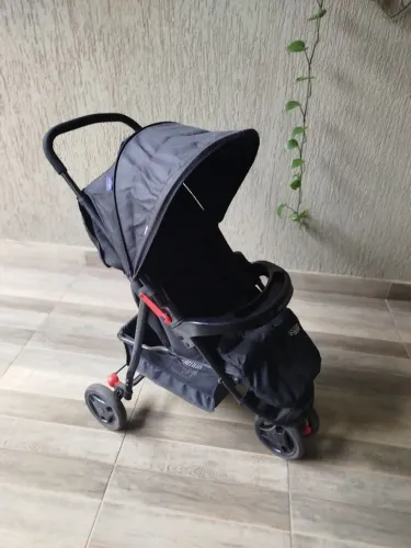 Carrinho de bebê Cosco