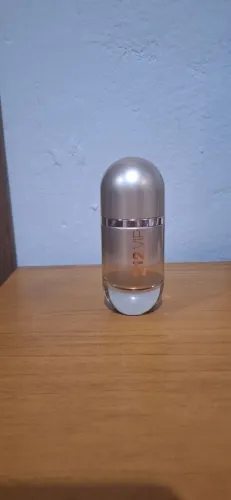 Á venda perfurme usado 1 vez original