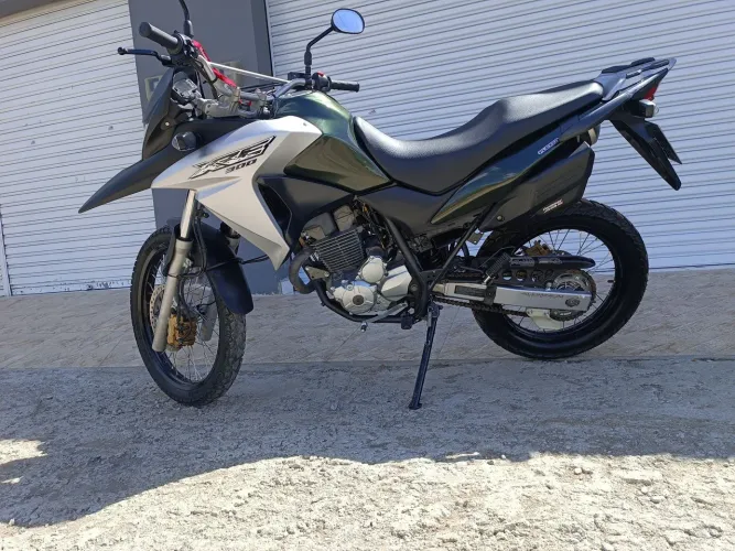 XRE 300 a mais nova