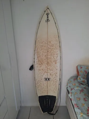 Prancha Hilton issa / tamanho 6'0 32litros super leve