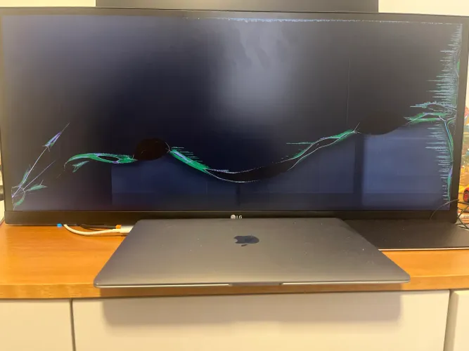 LG UltraWide 29 29WK600 - Para retirada de peças (tela quebrada)
