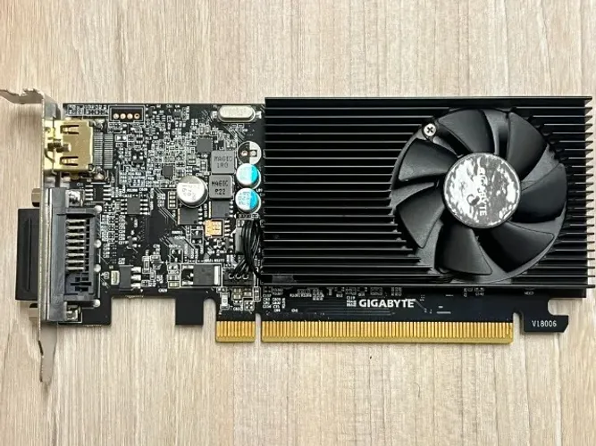 Placa de Video Gigabyte GeForce GT 1030 2GB GDDR4 Low Profile 64-bit, GV-N1030D4 2GL