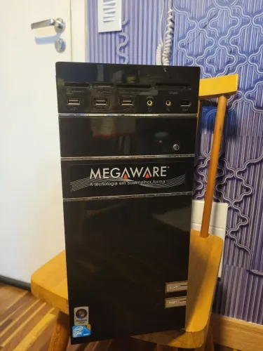 Computador Desktop Megaware (Somente a CPU)