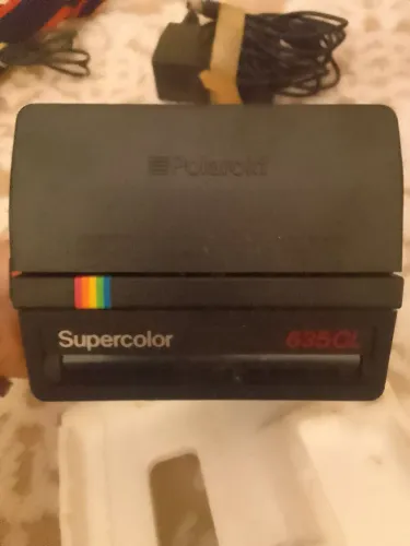 Máquina fotográfica e câmera vintage Polaroid