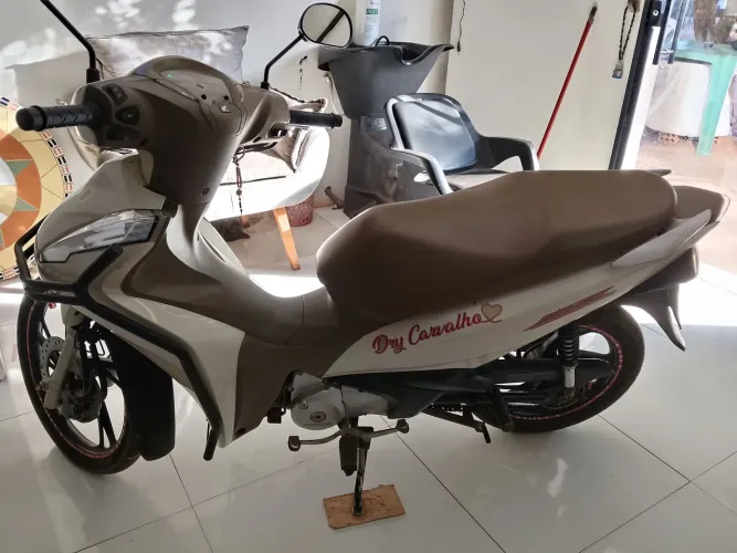 Vendo moto Biz 125 no precinho.