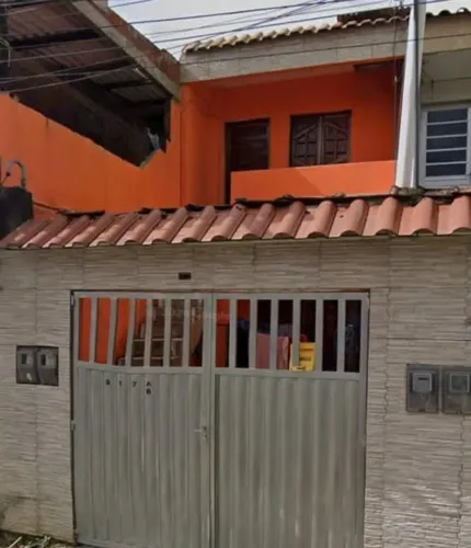 Excelente casa de 2 quartos e ótima localização