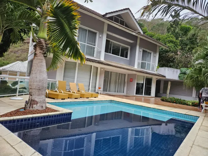Casa 6 quartos, 4 suítes - PERMUTA - 500 m2 - piscina - sauna quadras tênis e futebol, aca