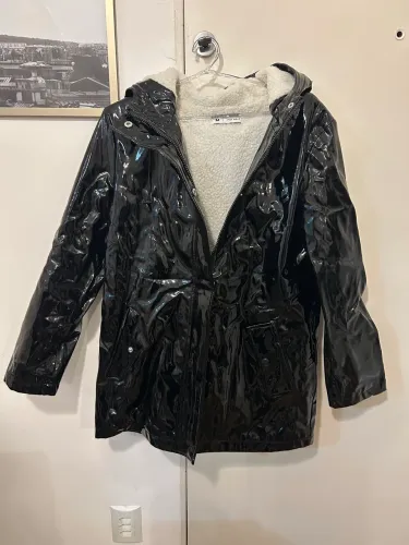 Casaco vinil preto com forro Marca El corte Inglés