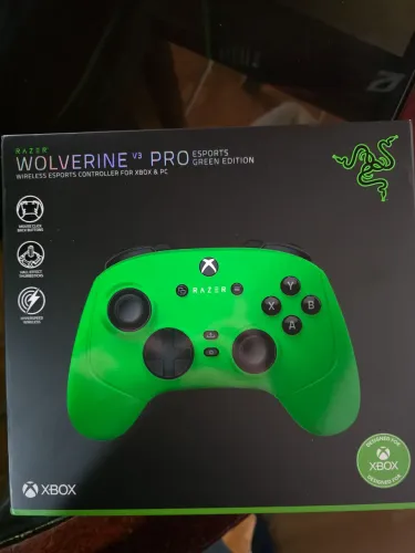 Razer wolverine V3 pro Green Edition