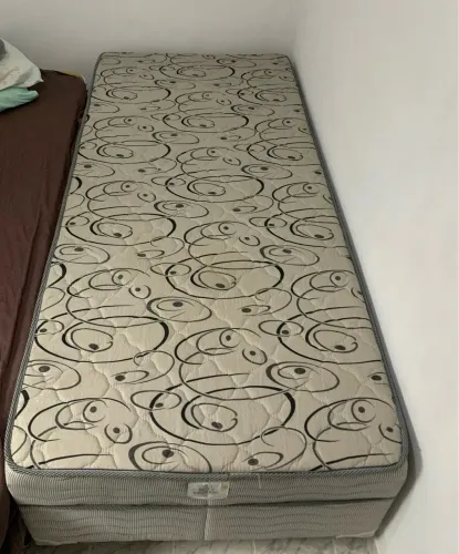 Vendo cama Box solteiro EM EXCELENTE ESTADO