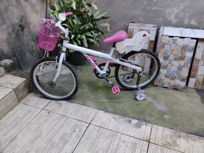 Bicicleta aro 20 infantil Caloi Ceci