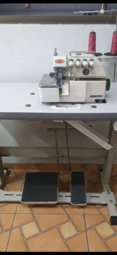 Máquina de costura