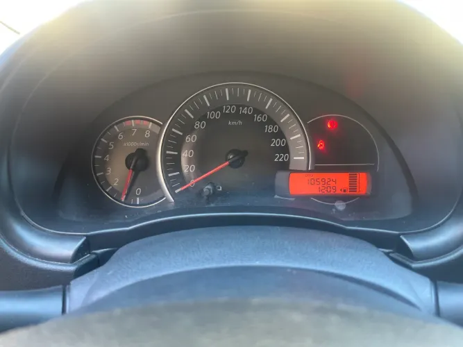 Nissan March S 1.0 12V Flex 5P 2017