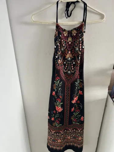 Vestido Farm midi em malha que estica