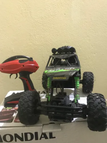 Vendendo esse carrinho de controle remoto?