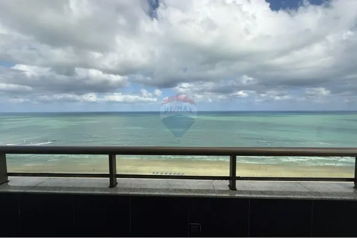 Cobertura de Luxo Mobiliada com Vista Mar em Recife com Piscina Privativa