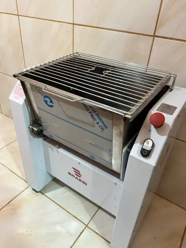 Batedeira 25kg muito novo