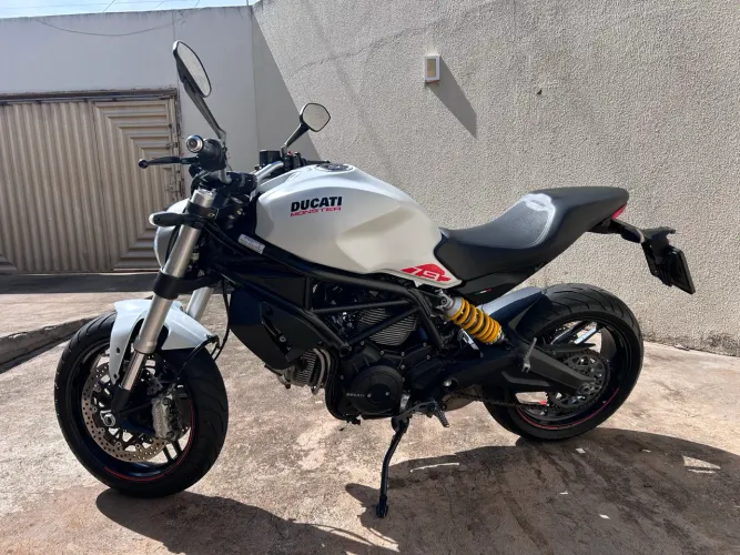 Ducati monster 797