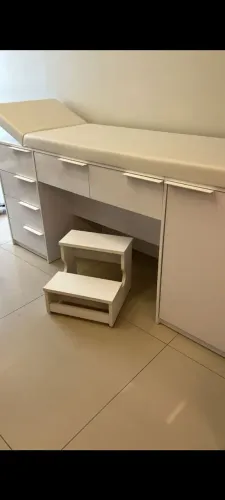 Maca com gavetas e armários , Multifuncional 
