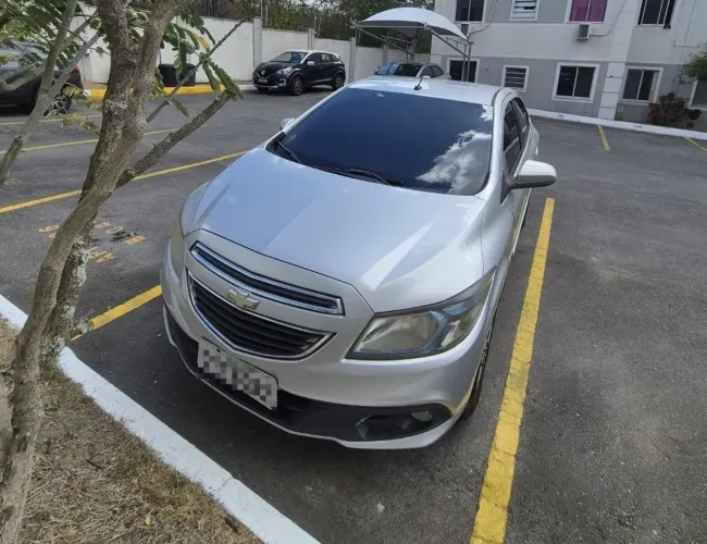 Chevrolet Onix Hatch LTZ 1.4 8V Flex Power Aut. 4P 2015