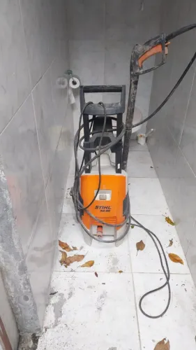 Lavadora Still RE98 com carrinho e proteção térmica