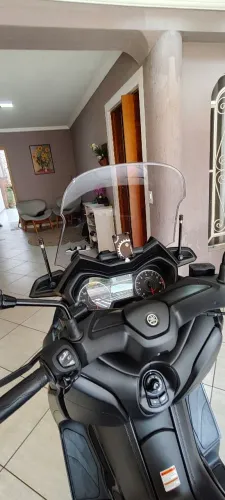 Xmax 2023 com baixíssima km