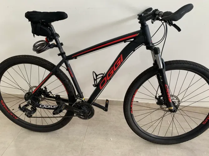Vendo bicicleta MTB OGGI Aro 29, quadro 19, com câmbio shimano Tourney