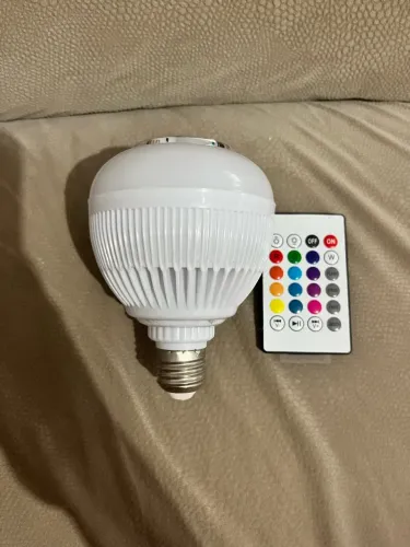 Lâmpada LED Musical Bluetooth RGB Caixa de Som + Controle Remoto