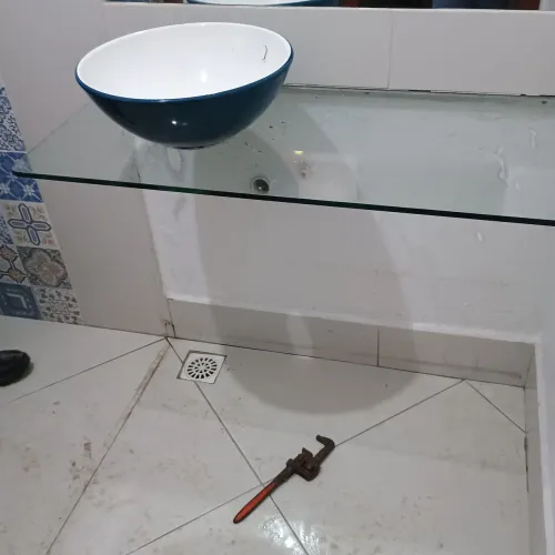 Lavatório de banheiro , cuba louça bancada vidro