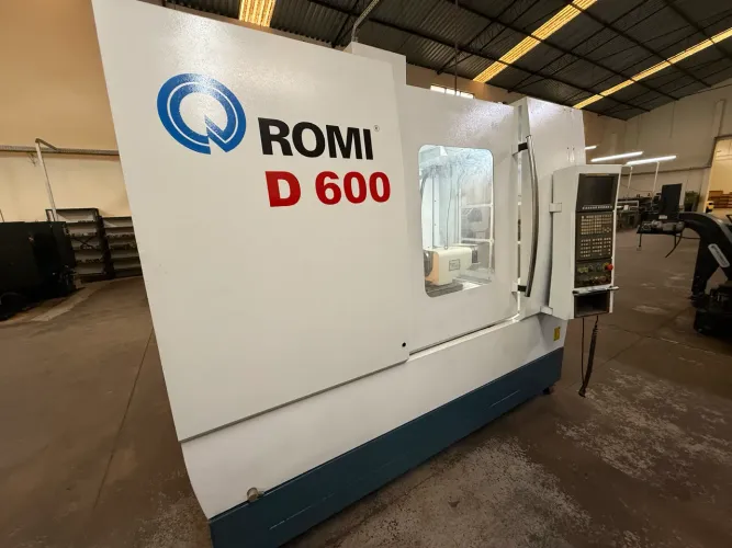 Centro de Usinagem Romi D600