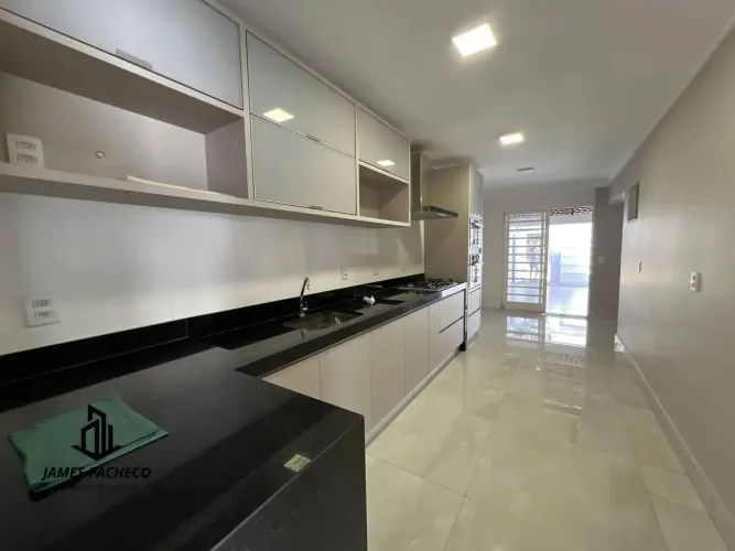 Casa com 3 quartos a venda, 220m2 - Setor Parque Atheneu