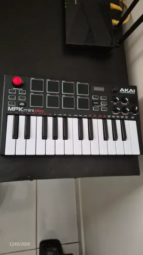 Akai mini play controlador com timbres