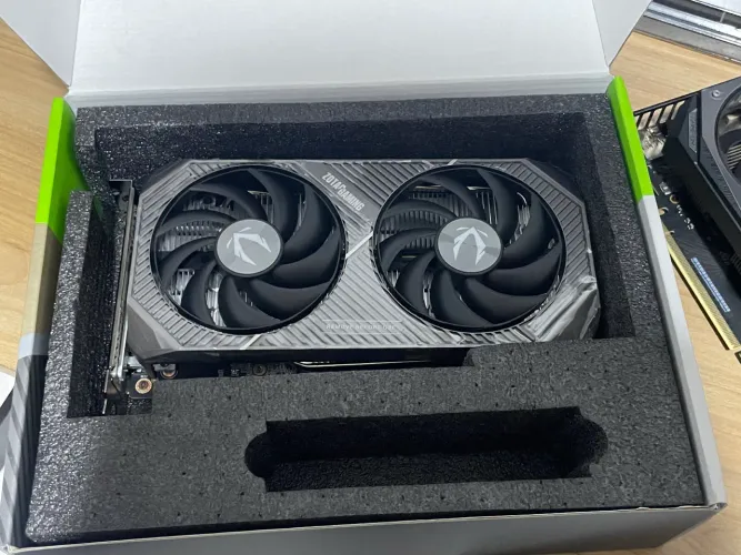 ZOTAC TWIN EDGE RTX 5050 8gb