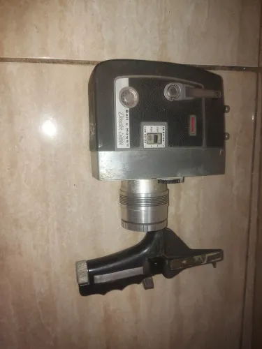 Câmera de Cinema Bell & Howell Director Series 8mm (Funcionando!)