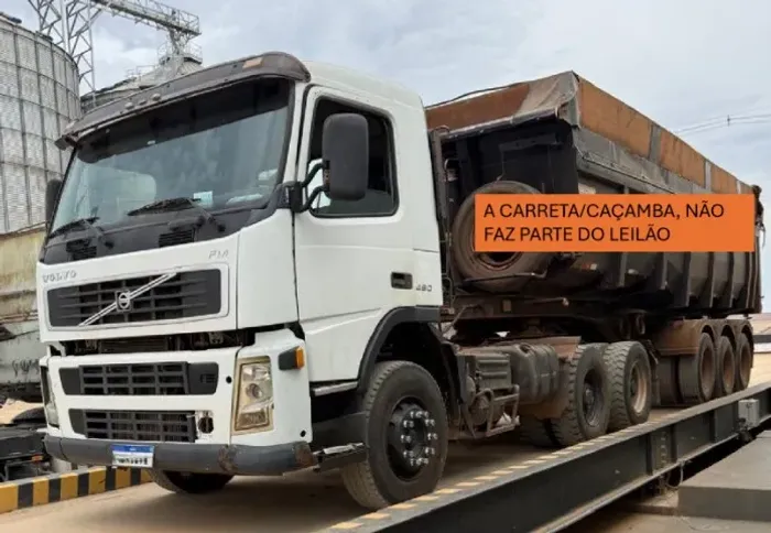 Caminhão Volvo FM 480 6x4T 2009