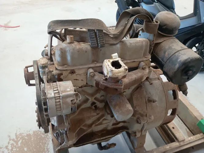 Motor três cilindros 
