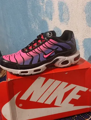 Tênis Nike Air Max Plus tn usado só duas vezes